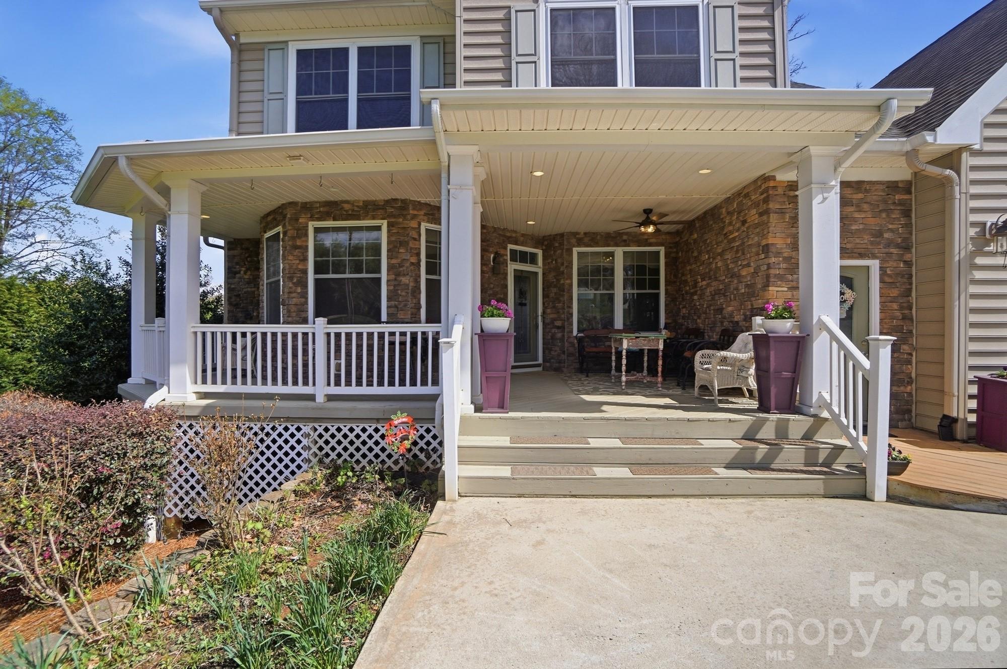 186 Hazelton Loop — Mooresville