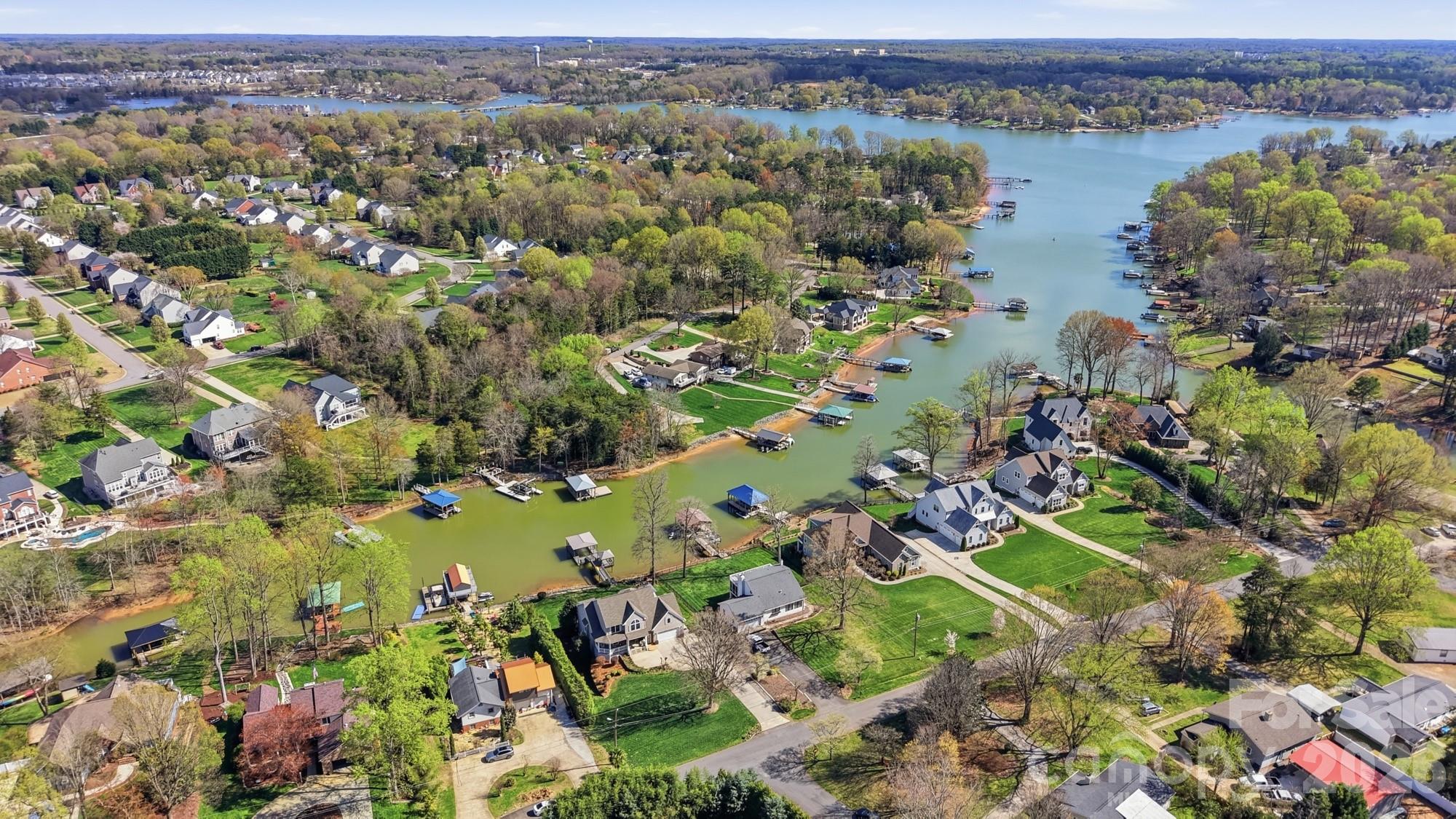 186 Hazelton Loop — Mooresville