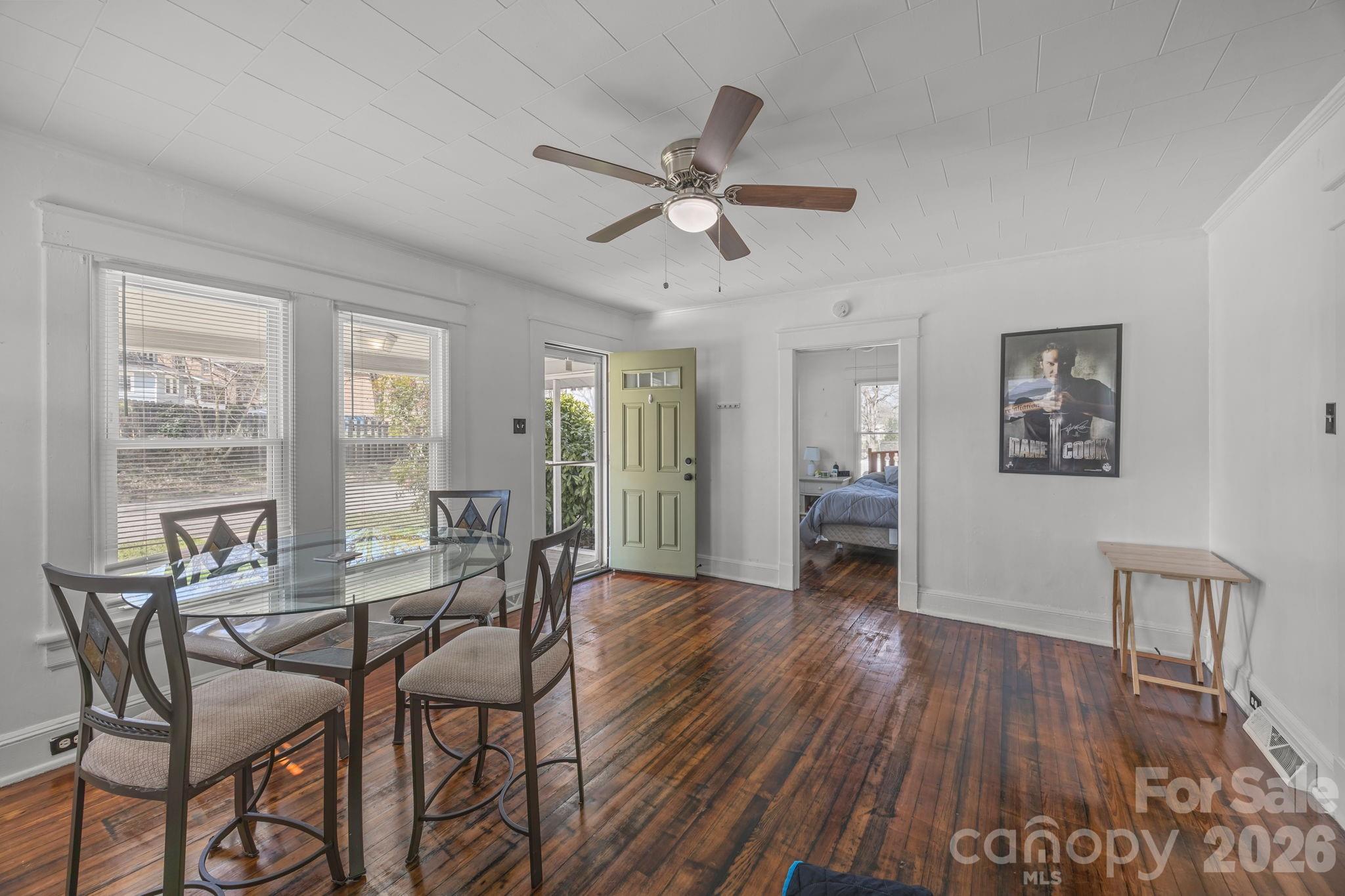 127 S Patterson Street — Statesville
