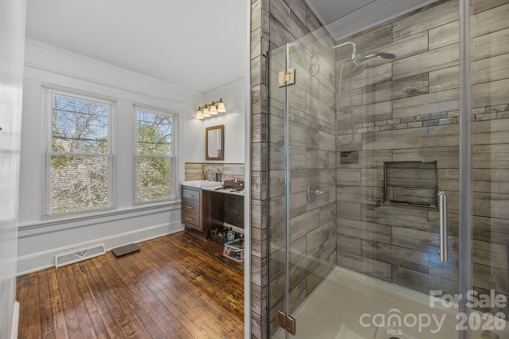 127 S Patterson Street — Statesville