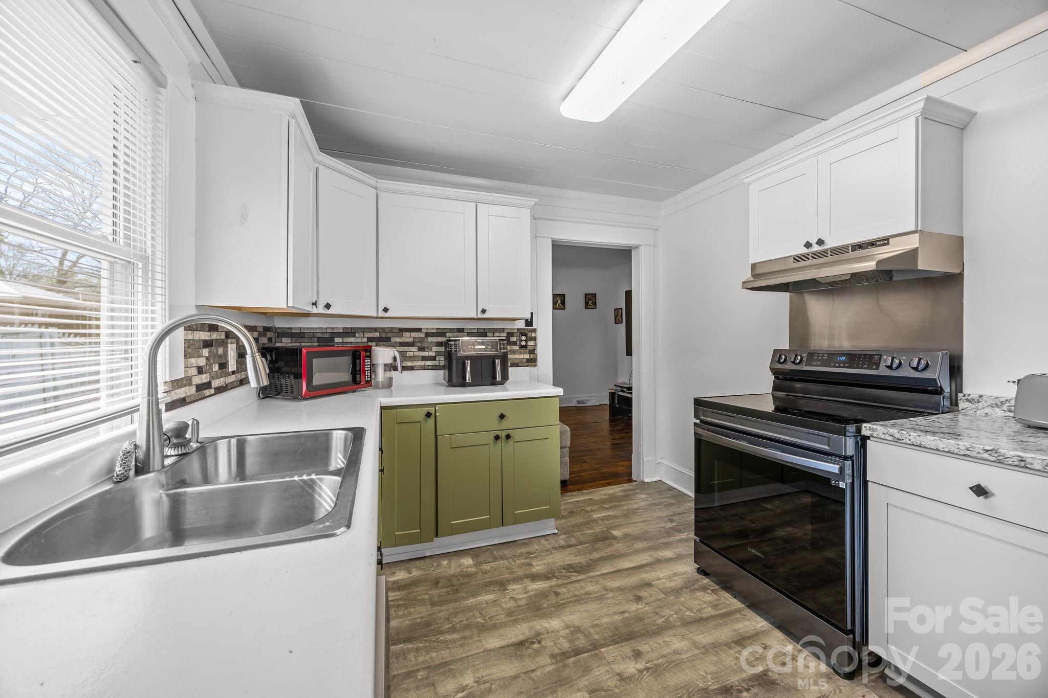 127 S Patterson Street — Statesville