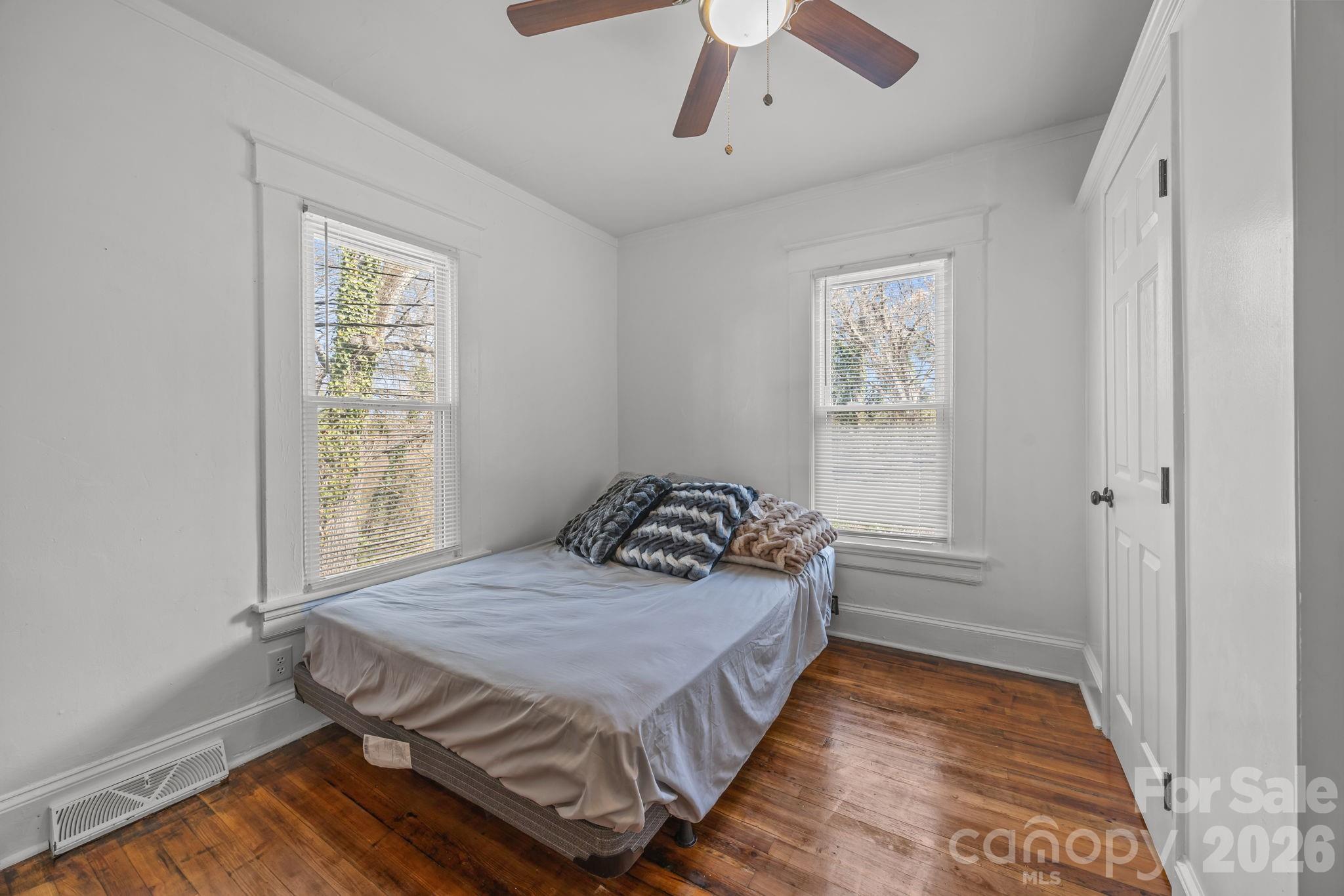 127 S Patterson Street — Statesville