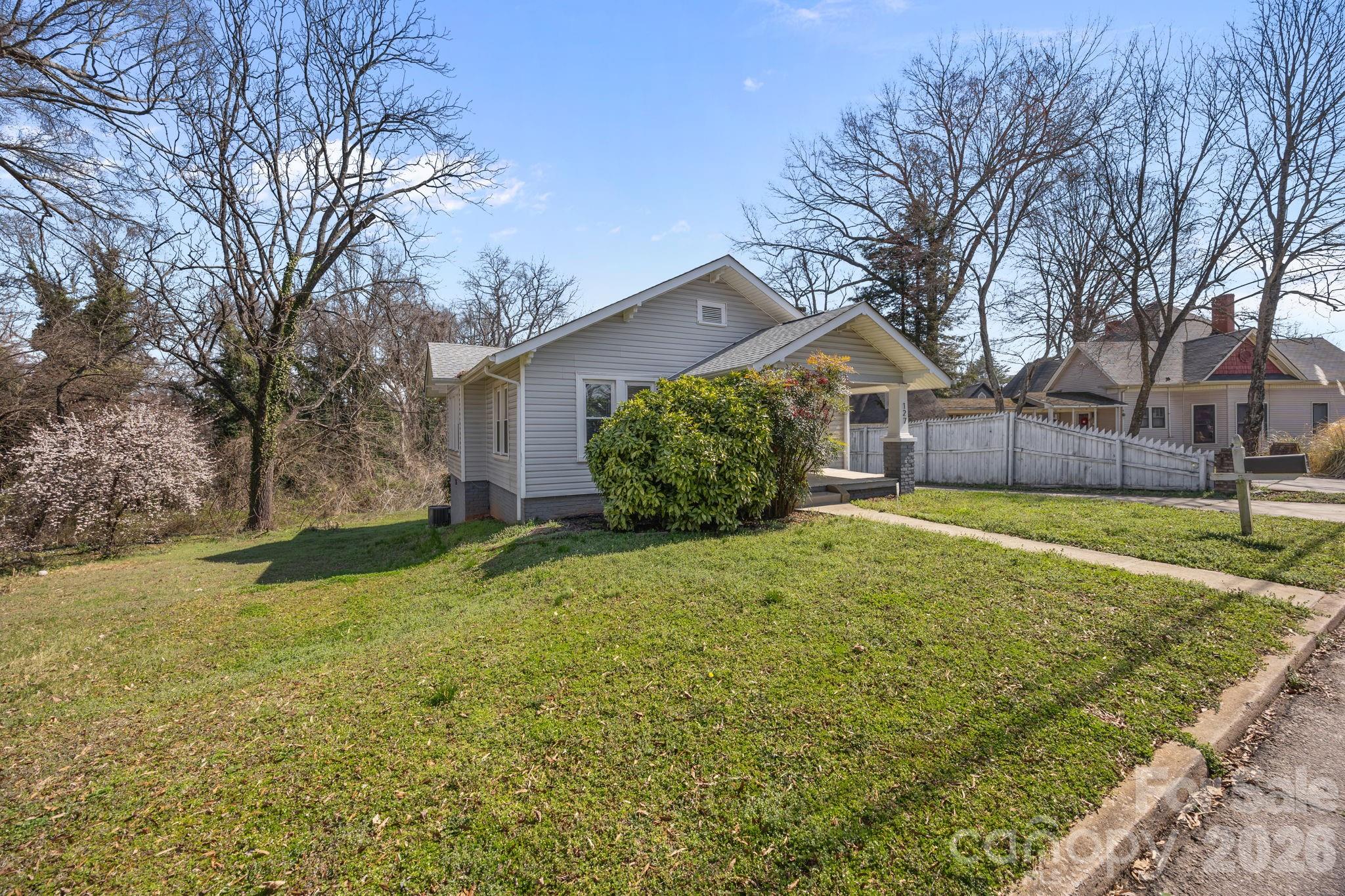 127 S Patterson Street — Statesville