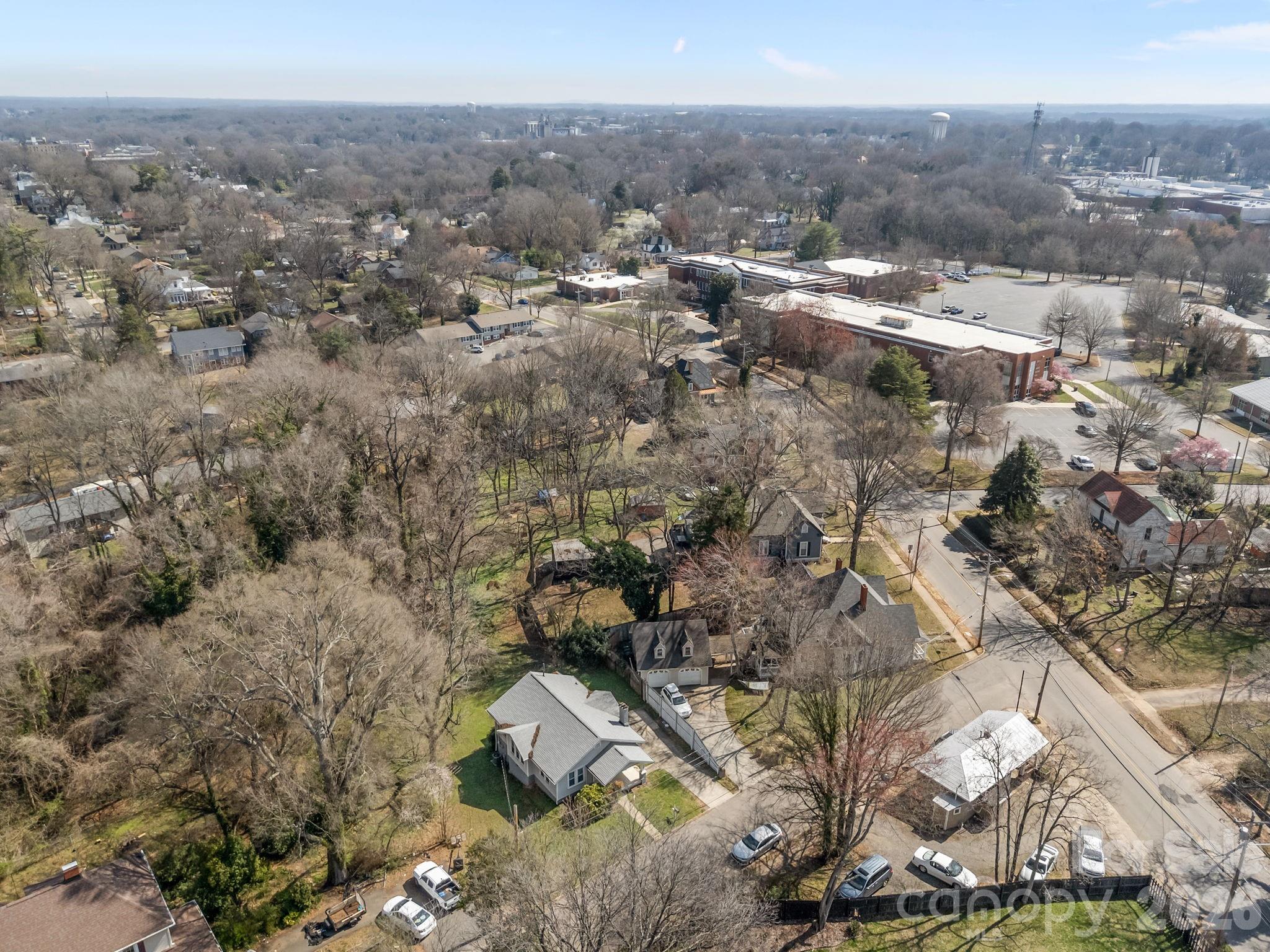 127 S Patterson Street — Statesville