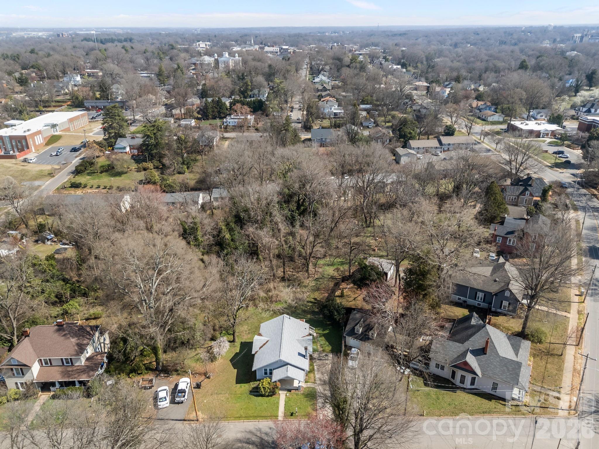 127 S Patterson Street — Statesville