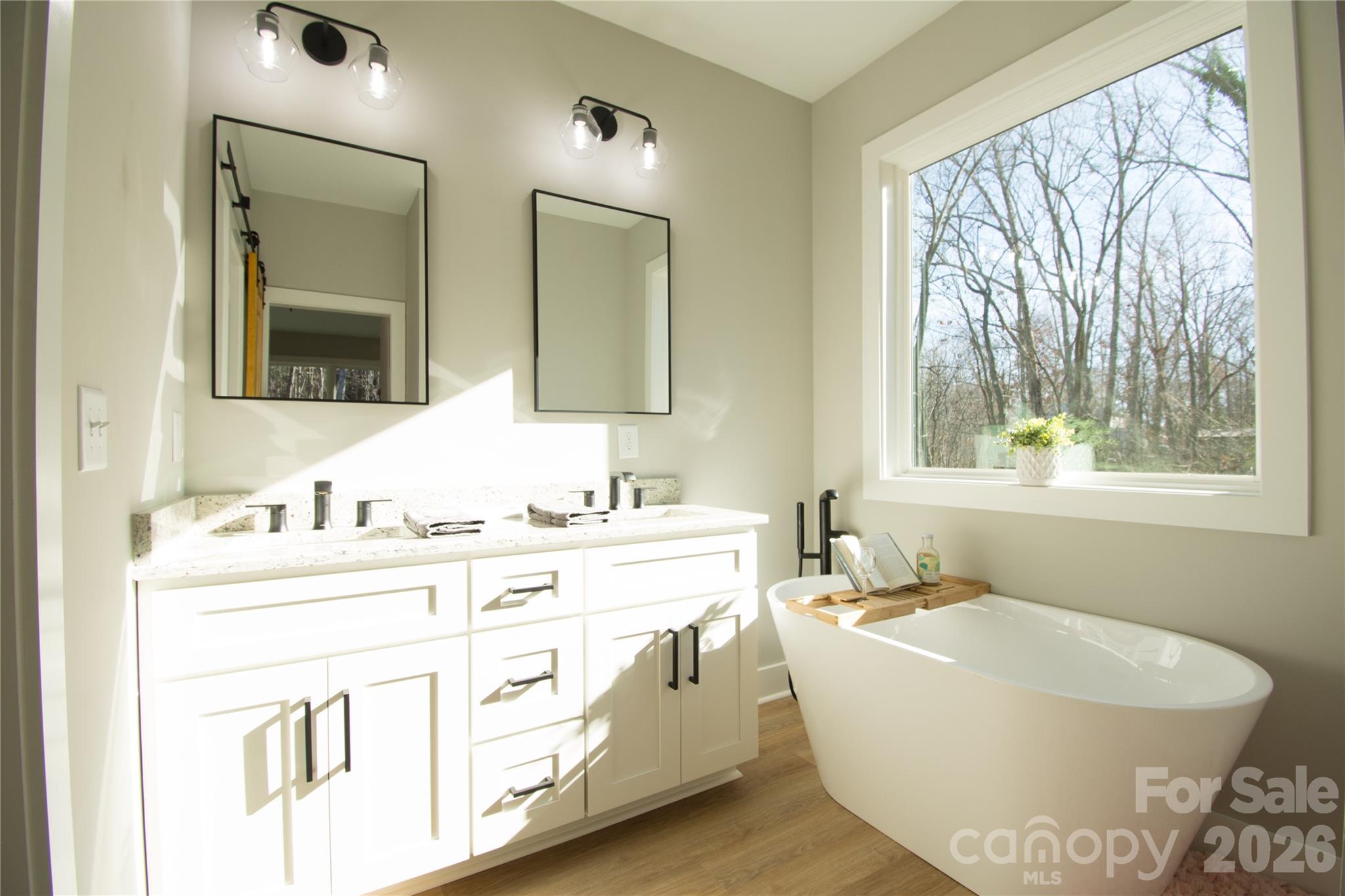 472 Oak Road — Norwood