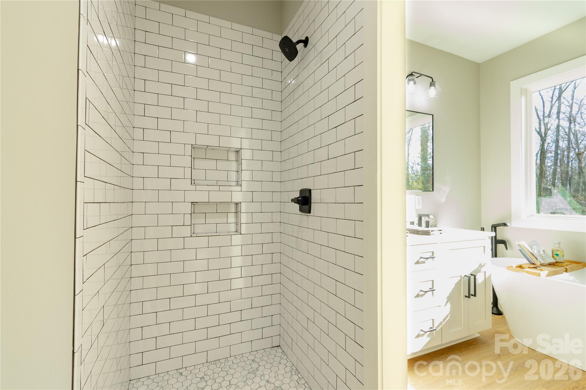 472 Oak Road — Norwood