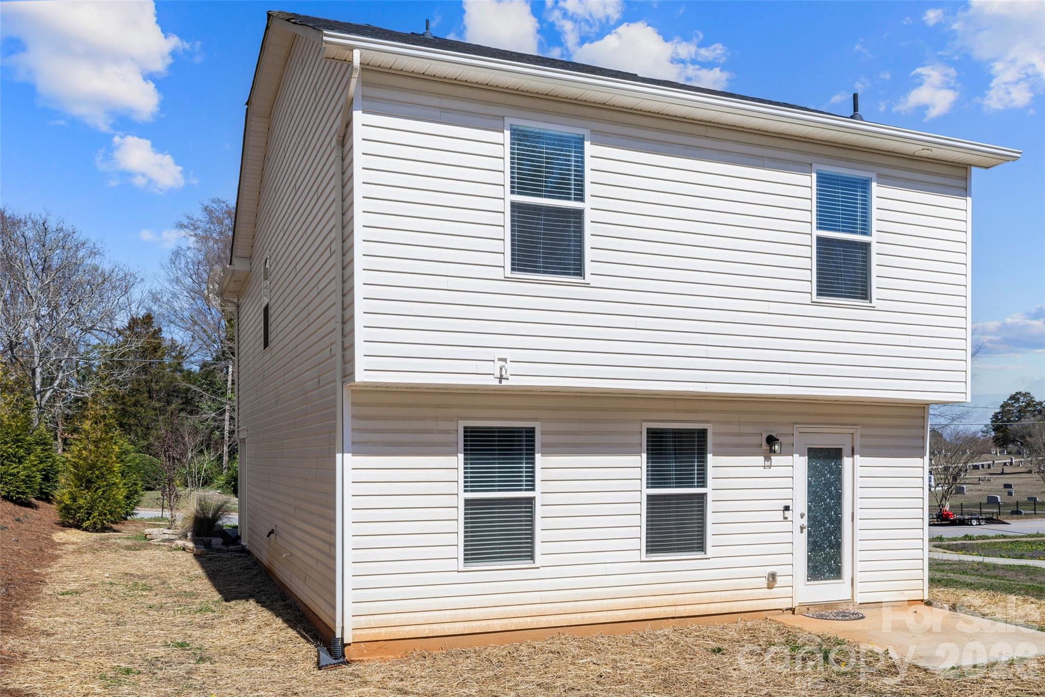 463 W Barr Street — Lancaster