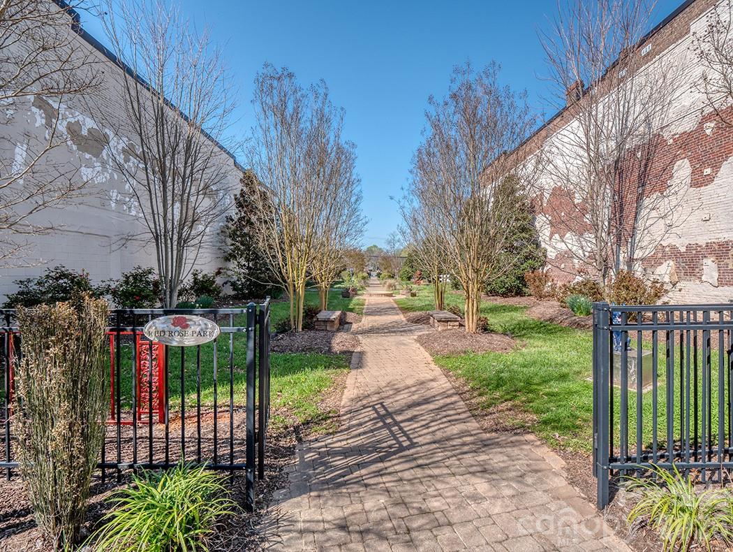 463 W Barr Street — Lancaster