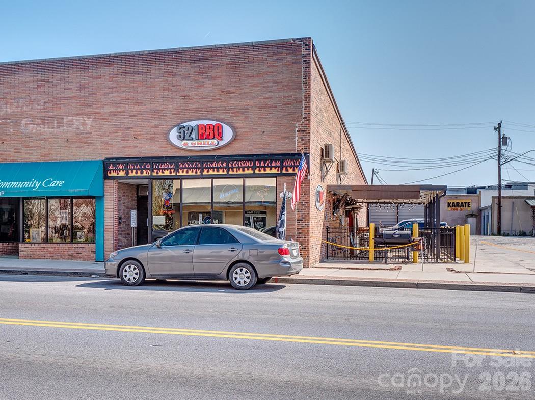 463 W Barr Street — Lancaster