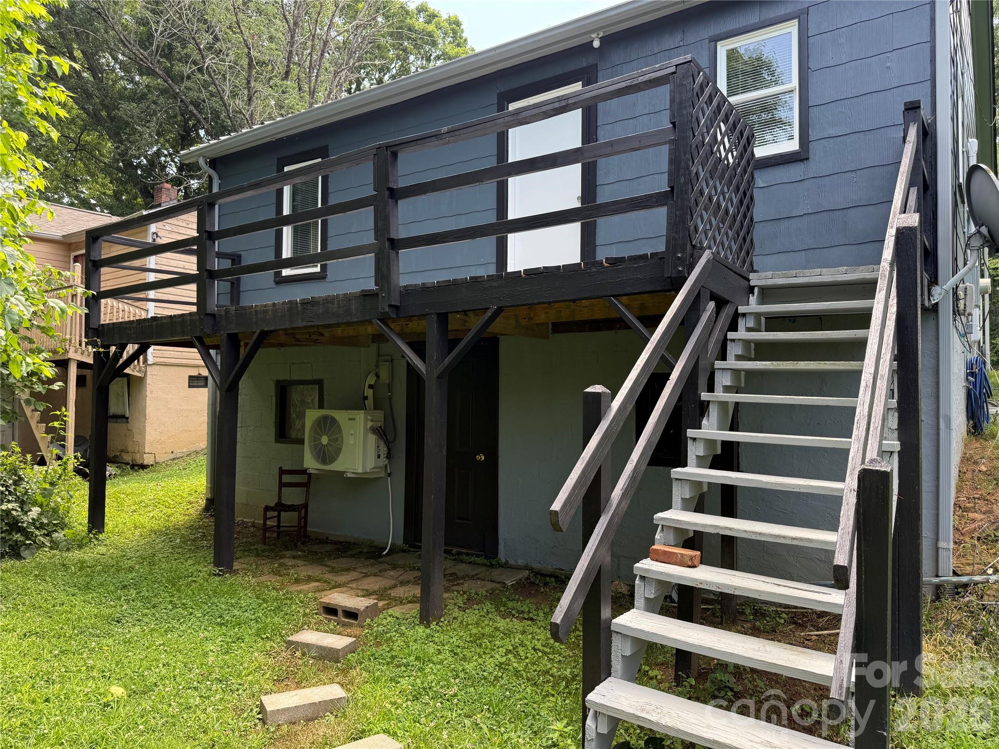 703 Stage Street NW — Lenoir