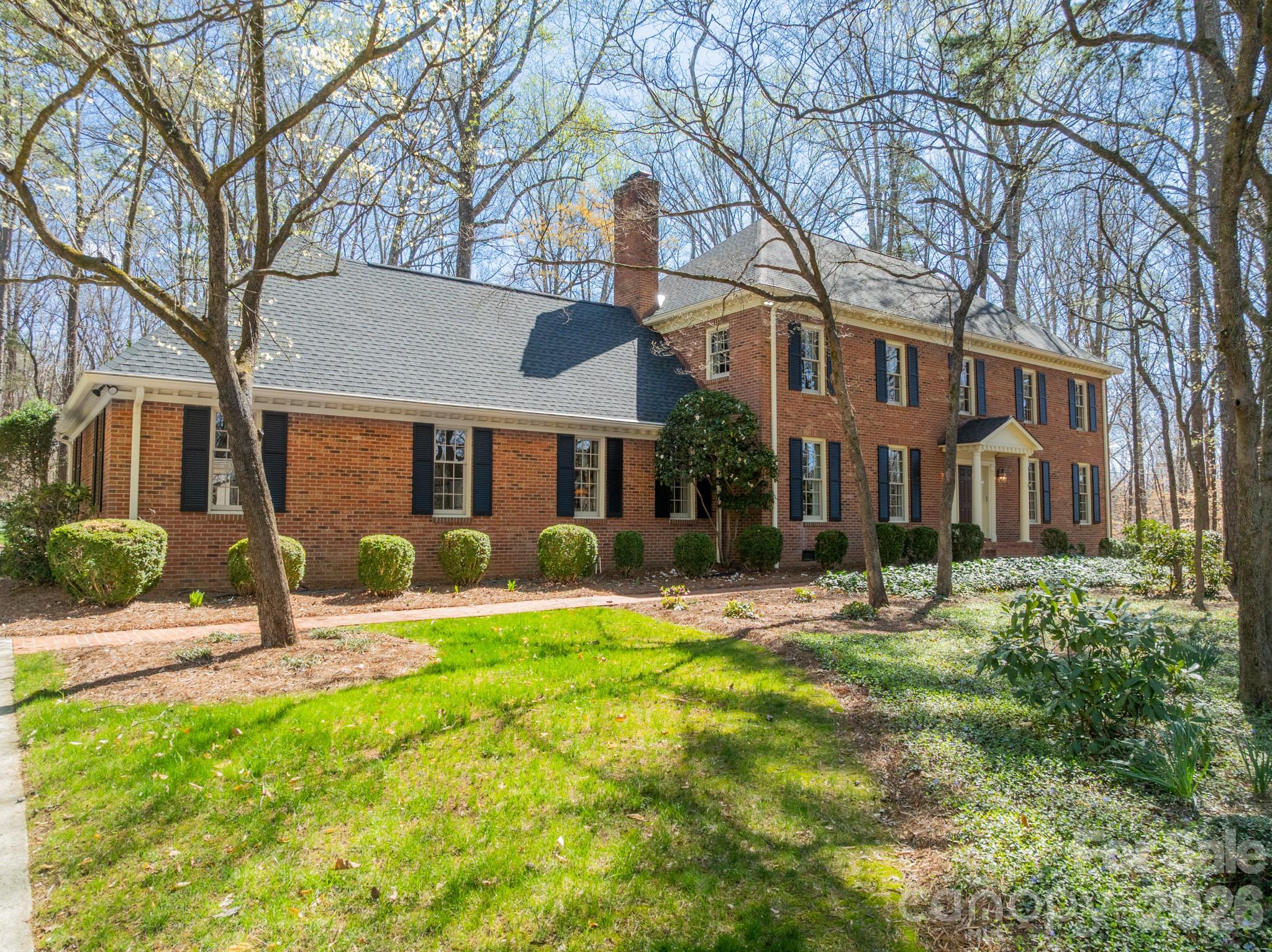 524 Windsor Place NE — Concord