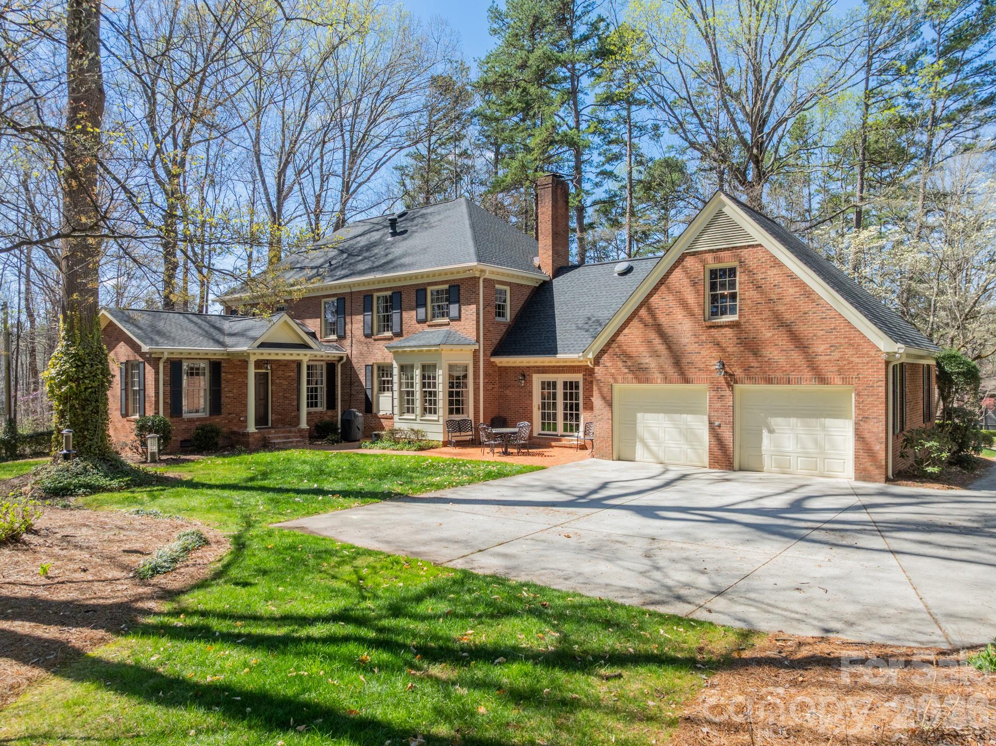 524 Windsor Place NE — Concord