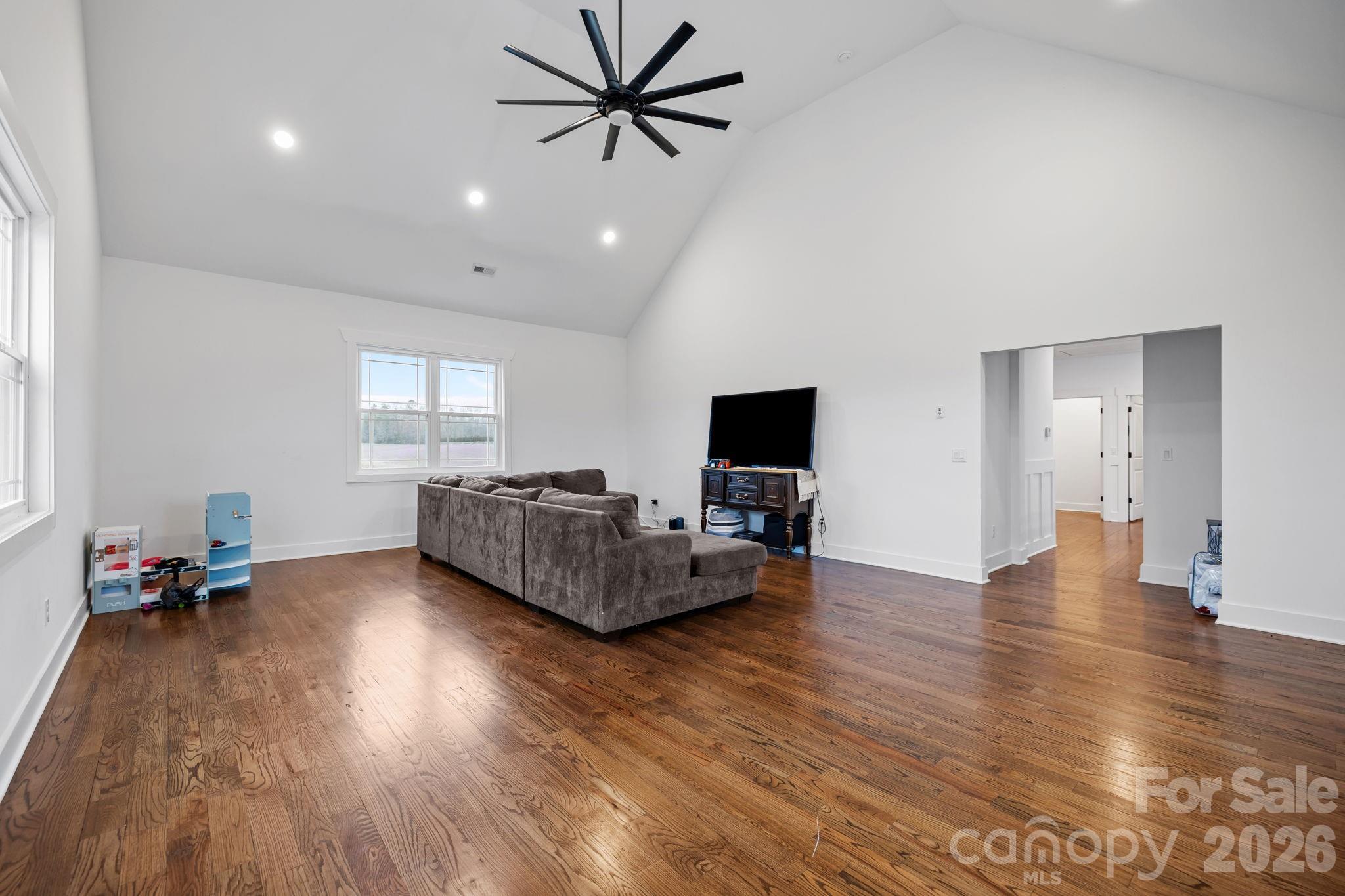 3907 E Lawyers Road — Monroe