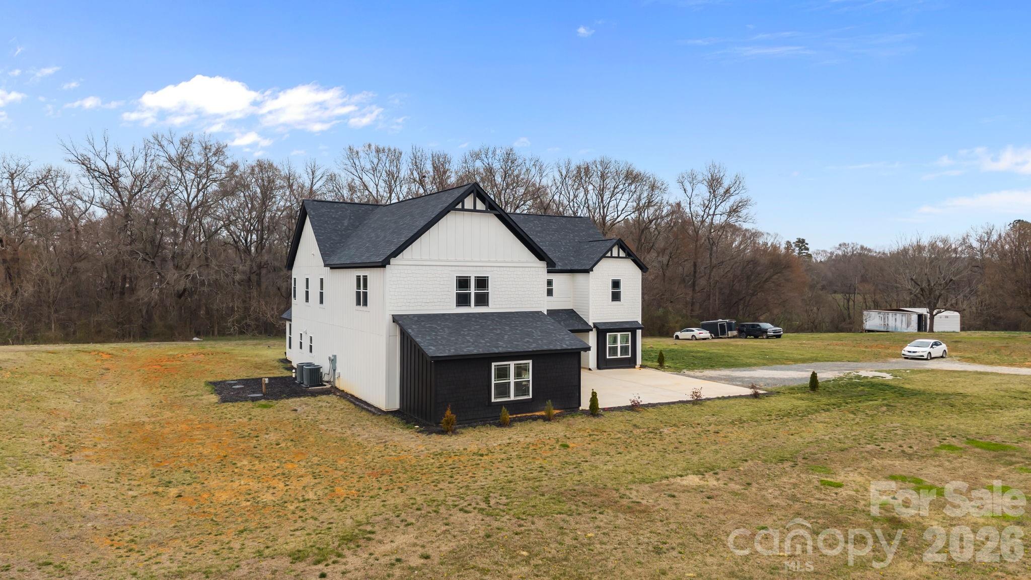 3907 E Lawyers Road — Monroe