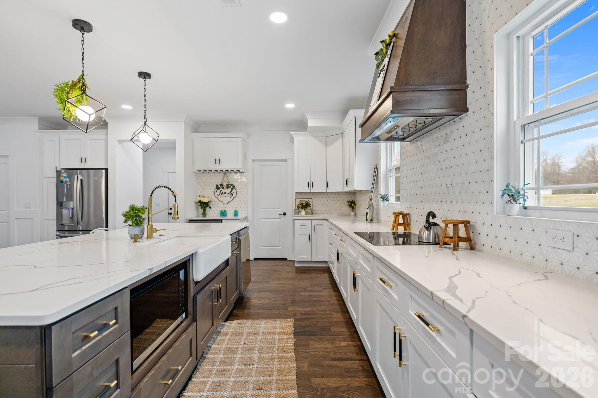 3907 E Lawyers Road — Monroe