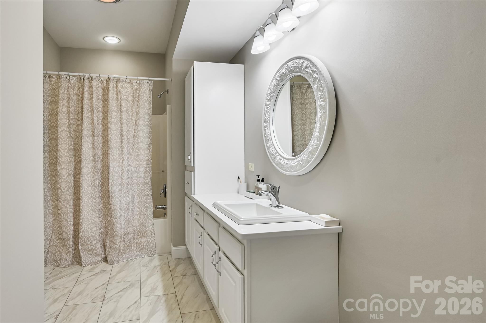 43 S Kuykendall Court — Hendersonville