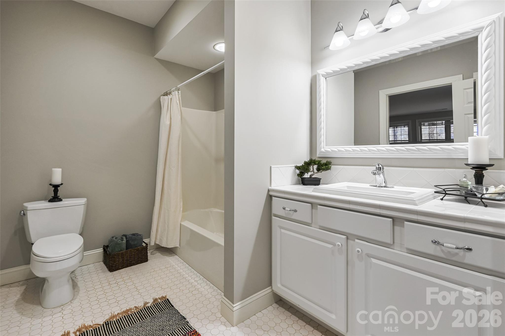 43 S Kuykendall Court — Hendersonville