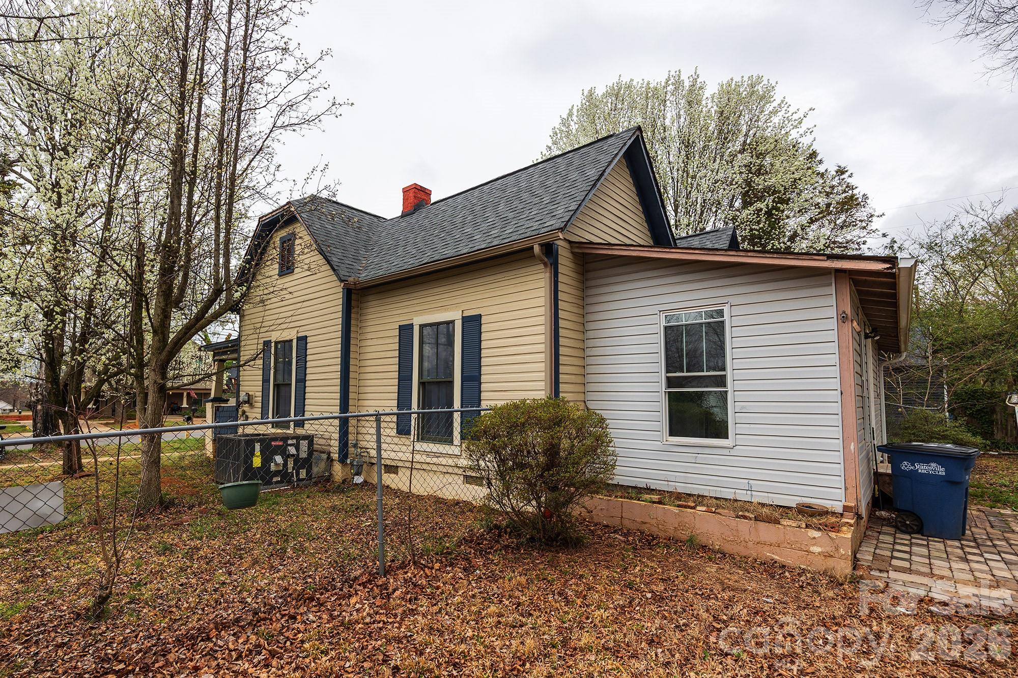 1209 Wilson W Lee Boulevard — Statesville