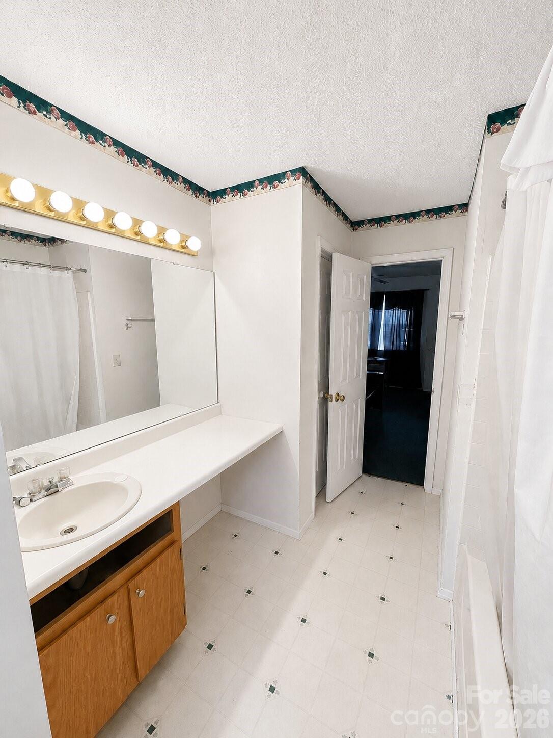 305 Mobley Street — Clover