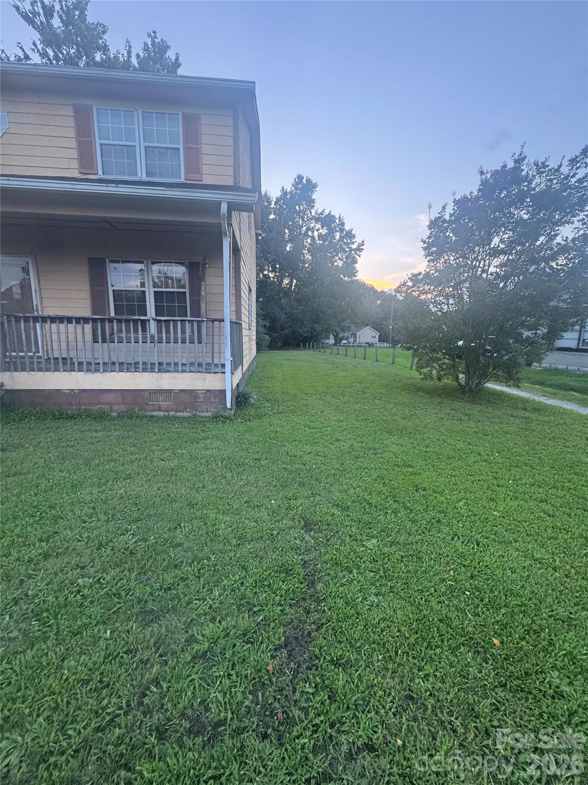 305 Mobley Street — Clover
