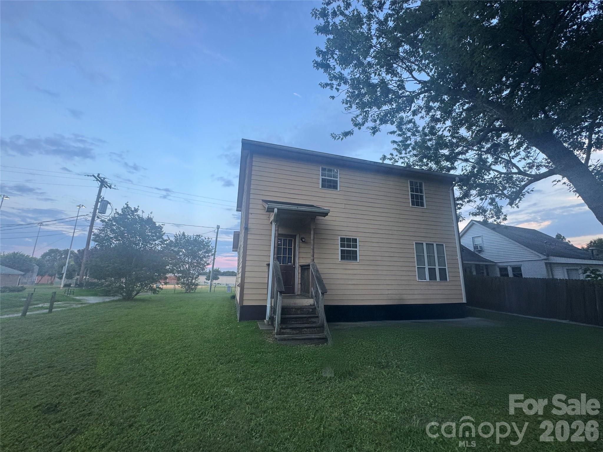 305 Mobley Street — Clover