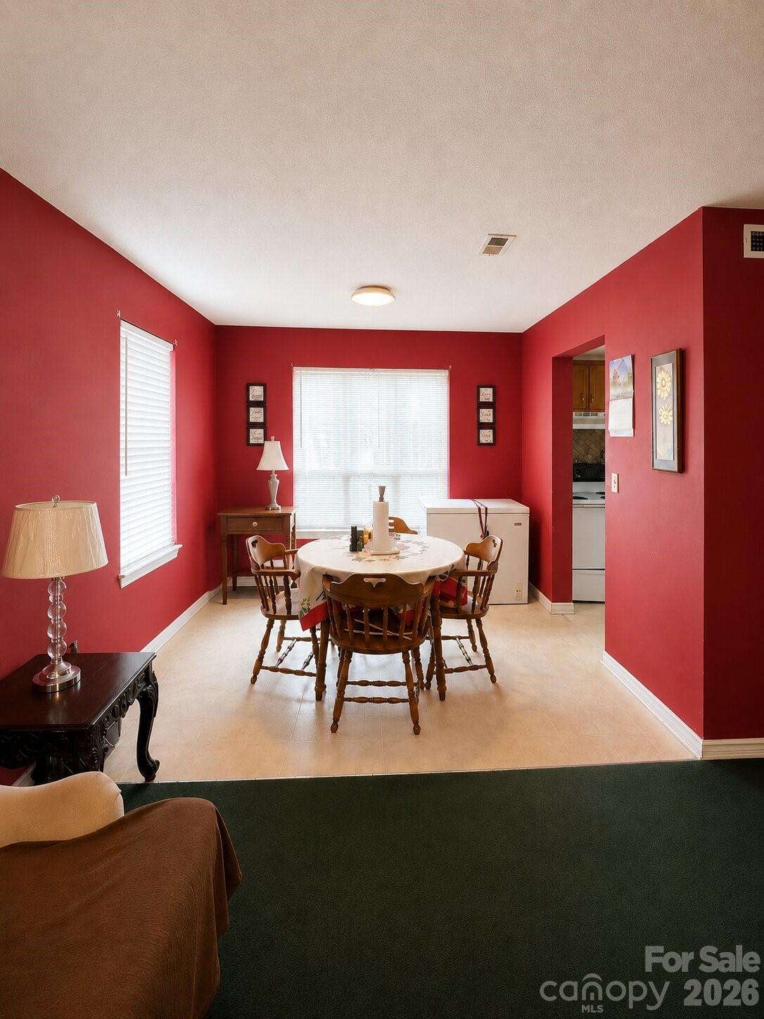 305 Mobley Street — Clover