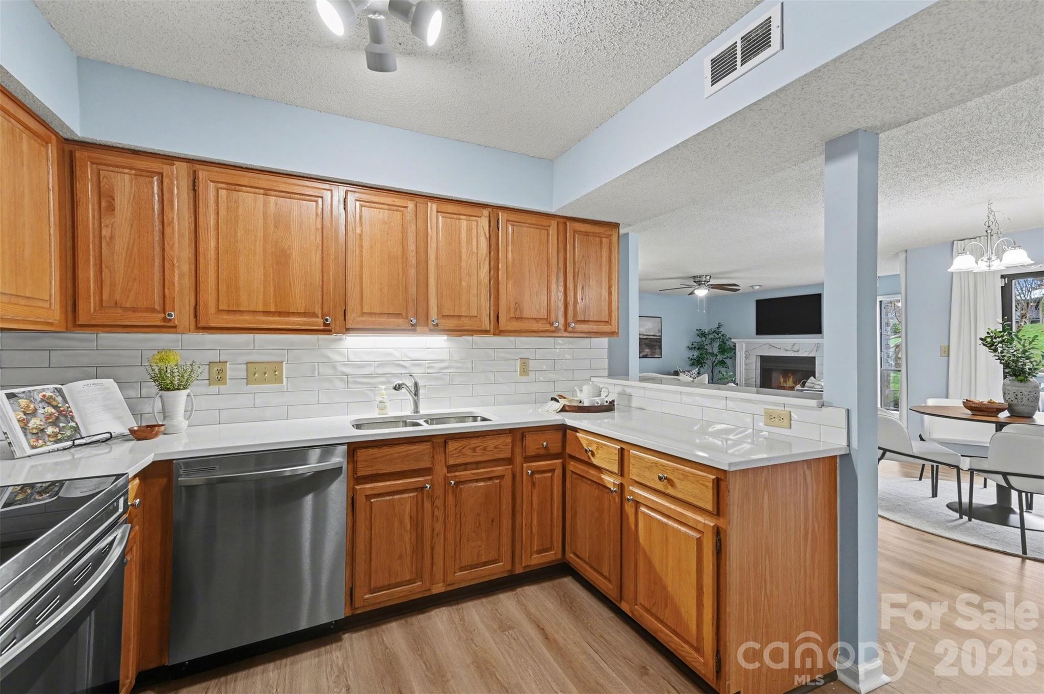5866 Harris Grove Lane — Charlotte