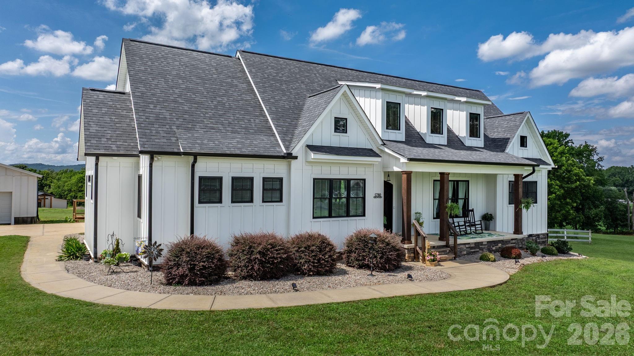 5780 W Hwy 10 Highway — Hickory