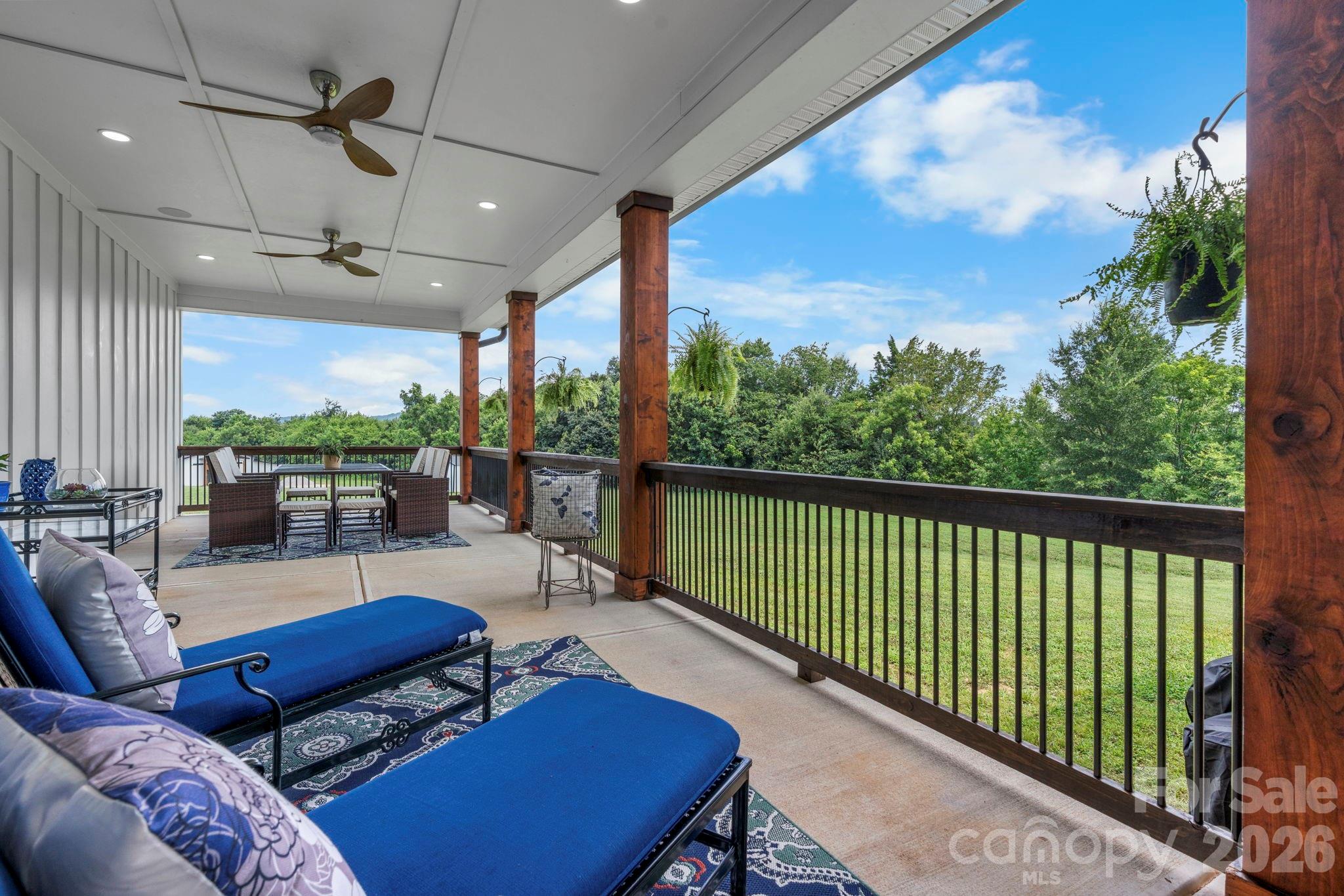 5780 W Hwy 10 Highway — Hickory
