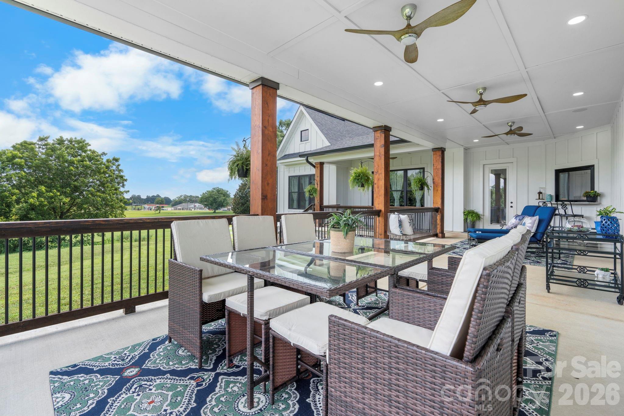 5780 W Hwy 10 Highway — Hickory