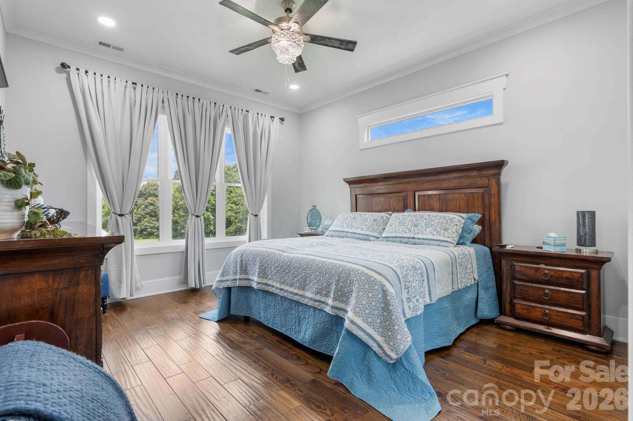 5780 W Hwy 10 Highway — Hickory