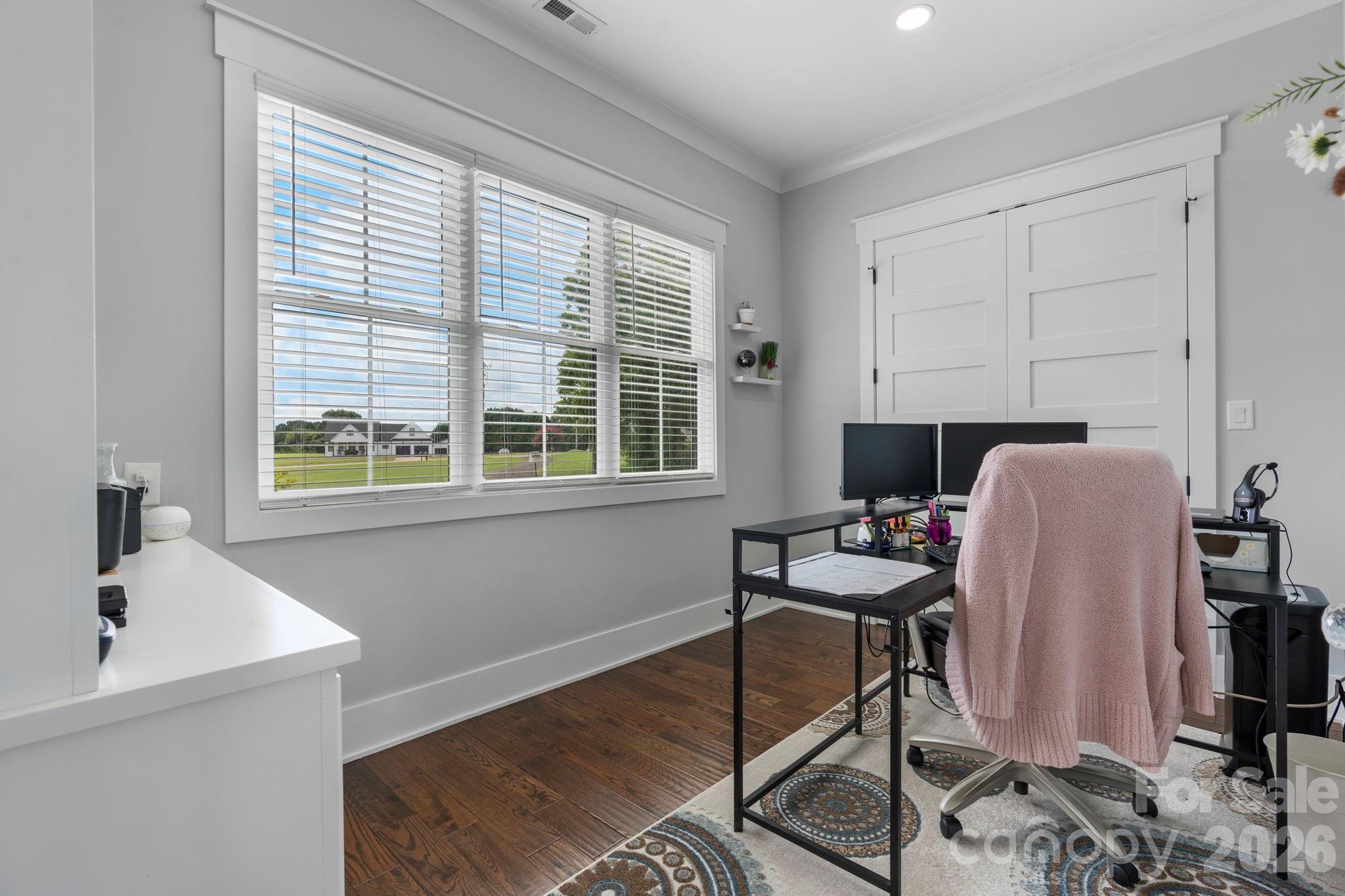 5780 W Hwy 10 Highway — Hickory
