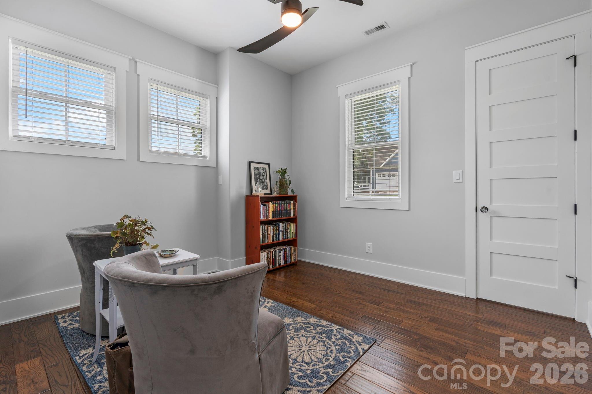 5780 W Hwy 10 Highway — Hickory