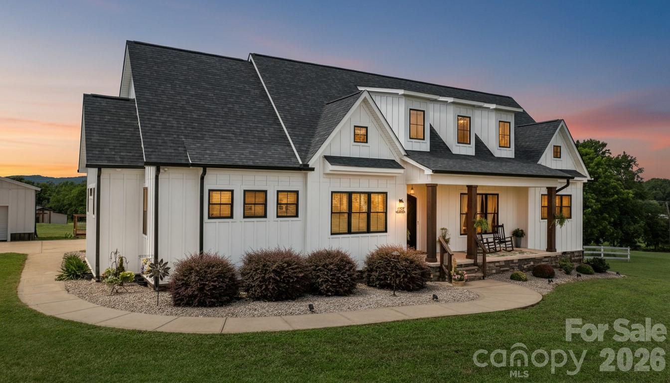 5780 W Hwy 10 Highway — Hickory