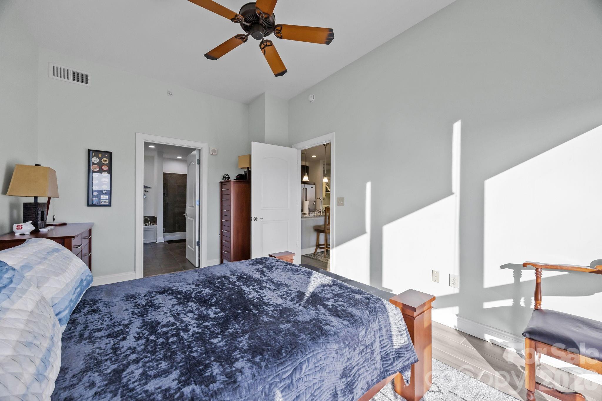 701 Royal Court #1009 — Charlotte