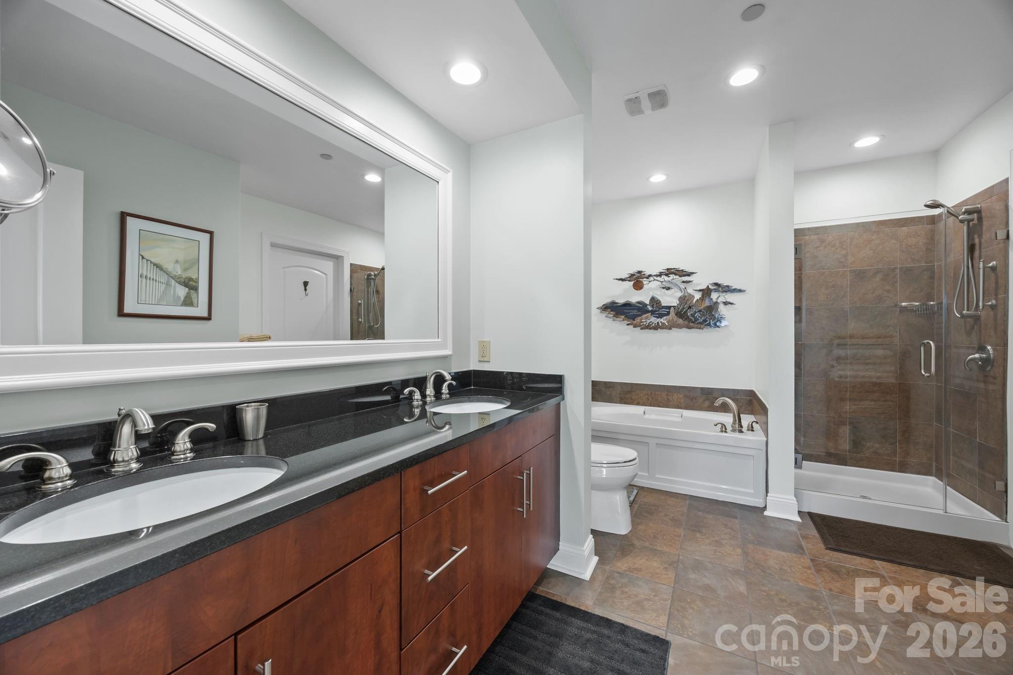 701 Royal Court #1009 — Charlotte