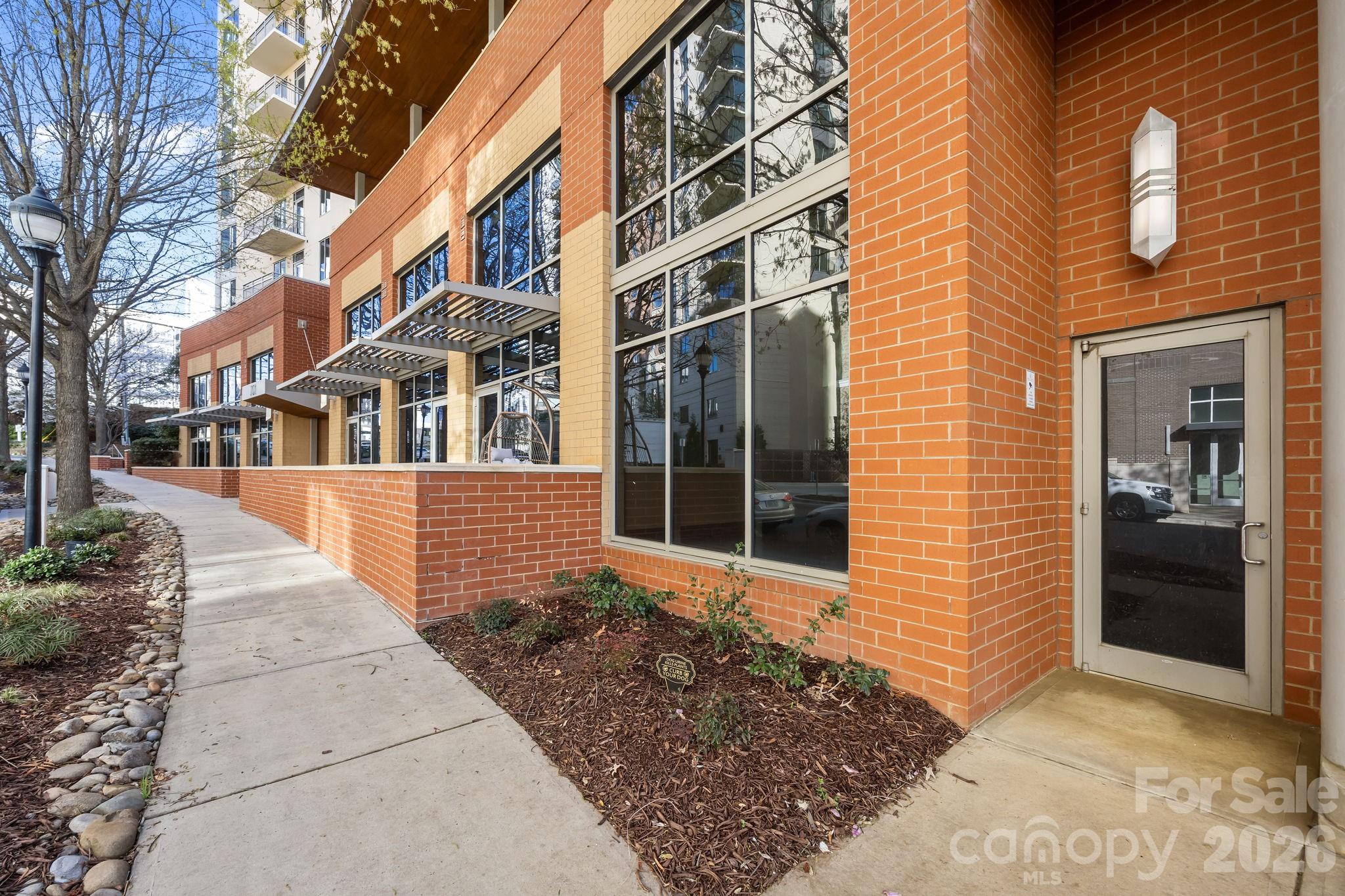 701 Royal Court #1009 — Charlotte
