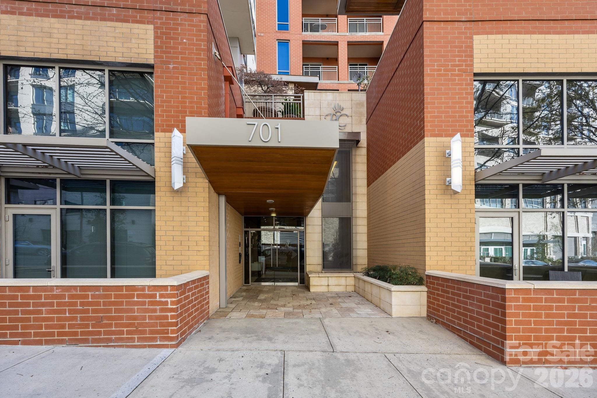 701 Royal Court #1009 — Charlotte