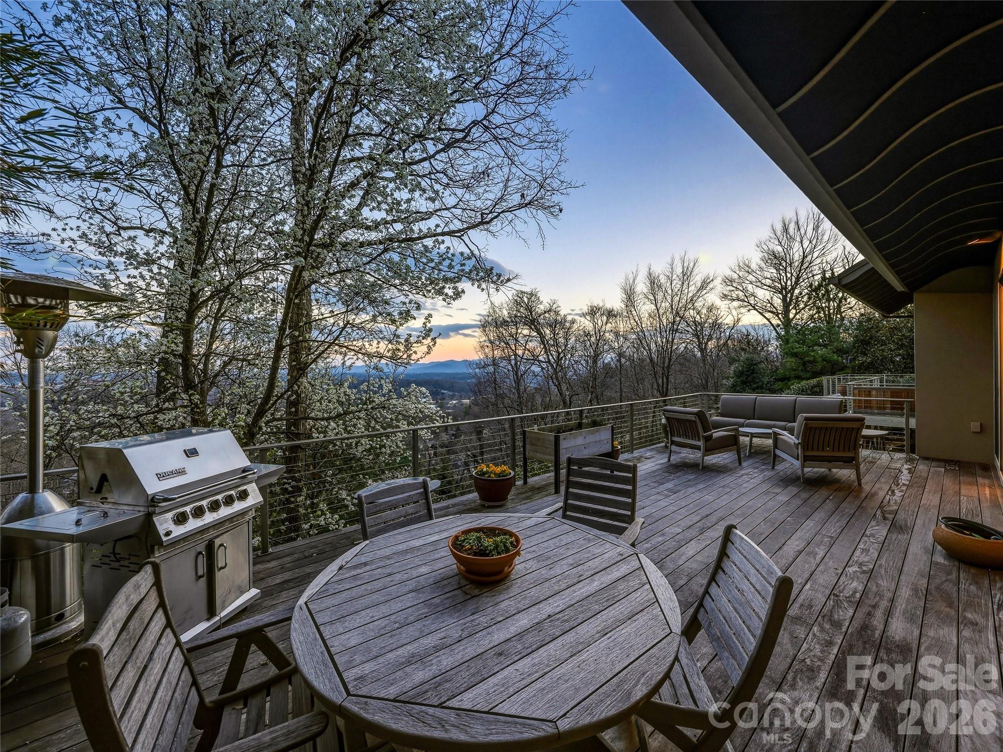 102 Horizon Hill Road — Asheville