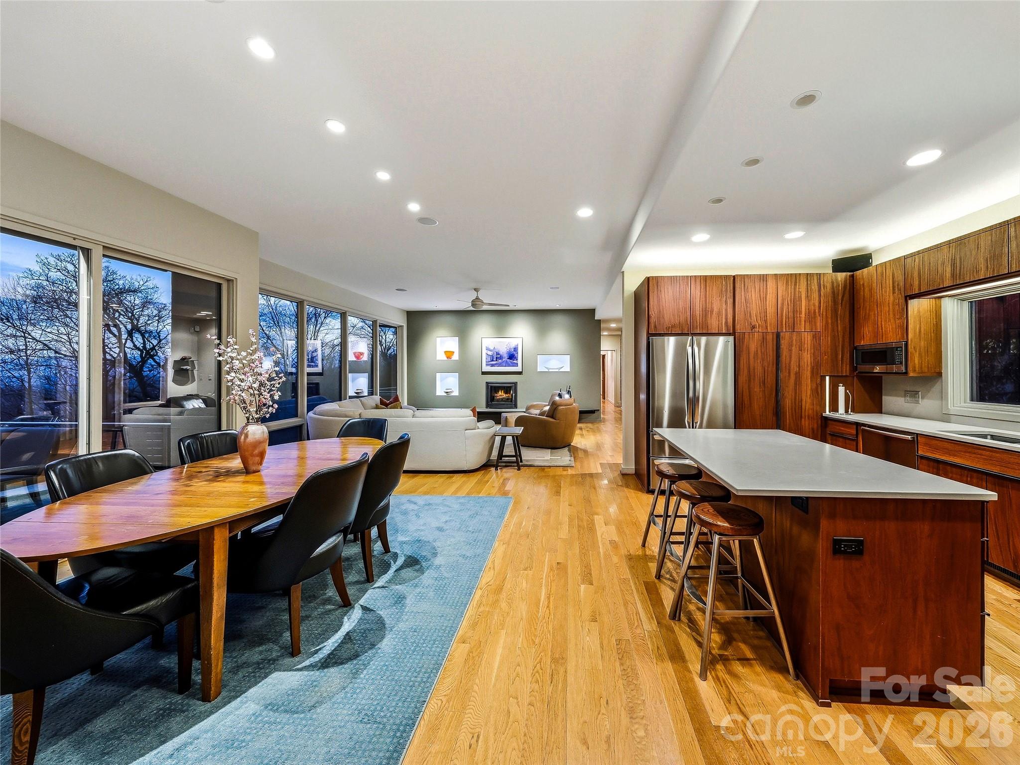 102 Horizon Hill Road — Asheville
