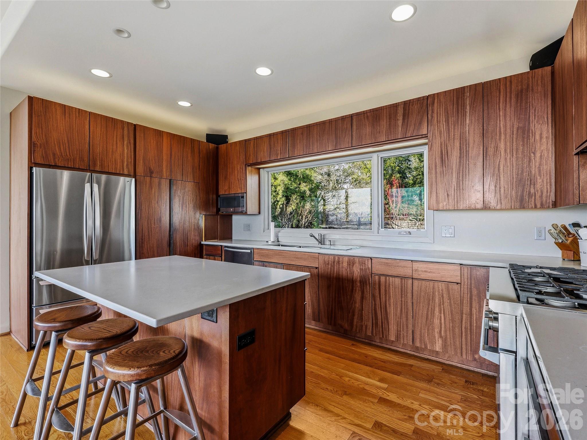 102 Horizon Hill Road — Asheville