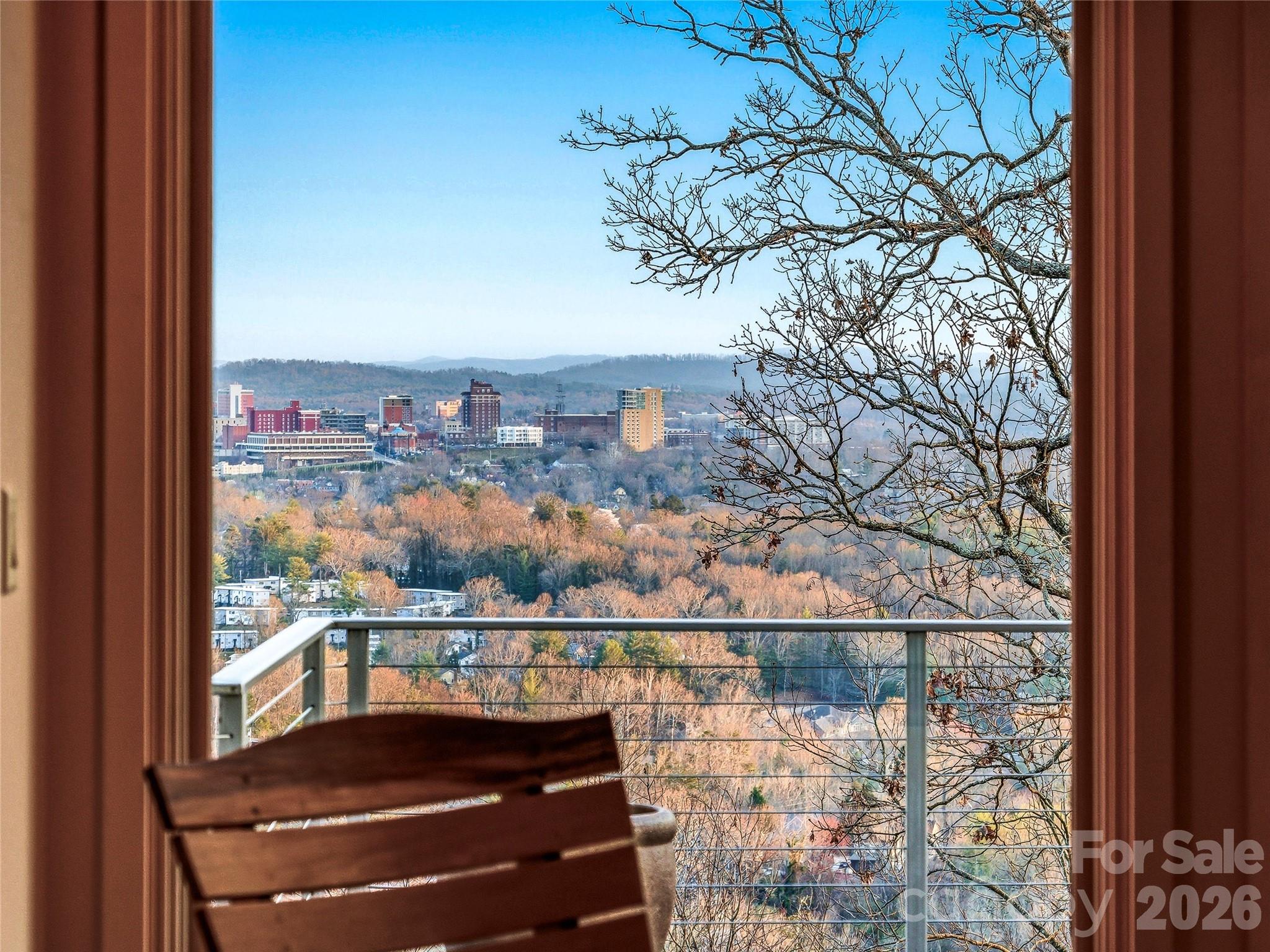 102 Horizon Hill Road — Asheville