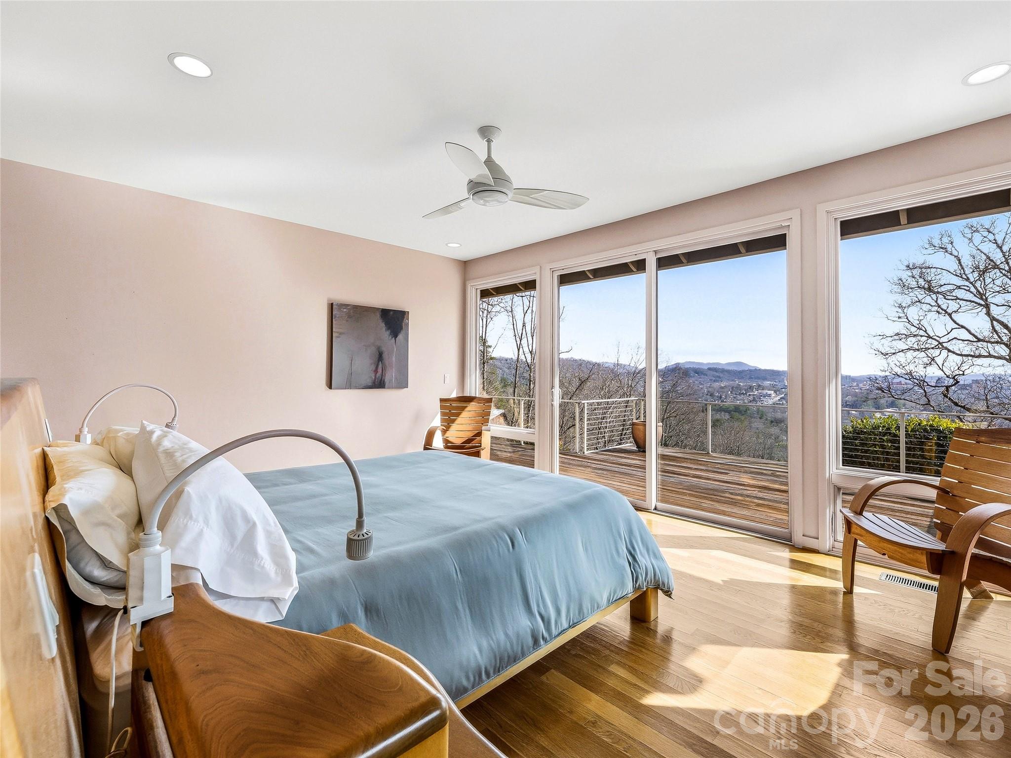 102 Horizon Hill Road — Asheville