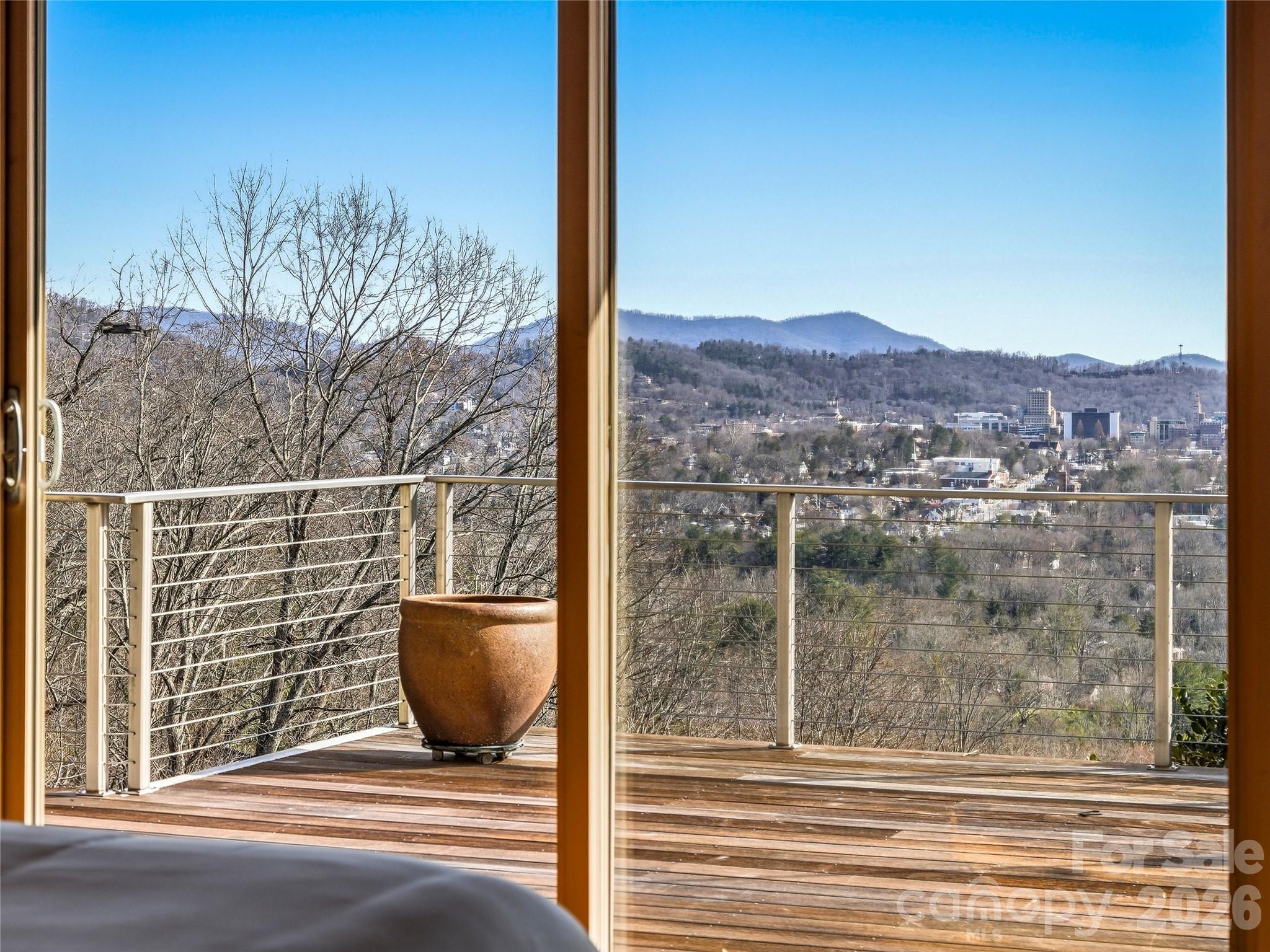 102 Horizon Hill Road — Asheville