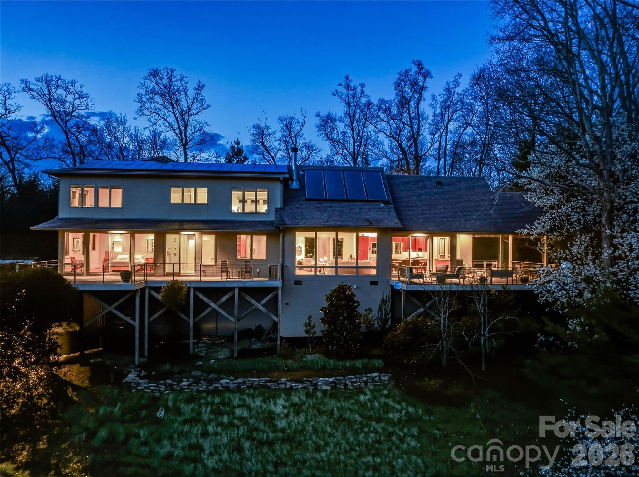 102 Horizon Hill Road — Asheville