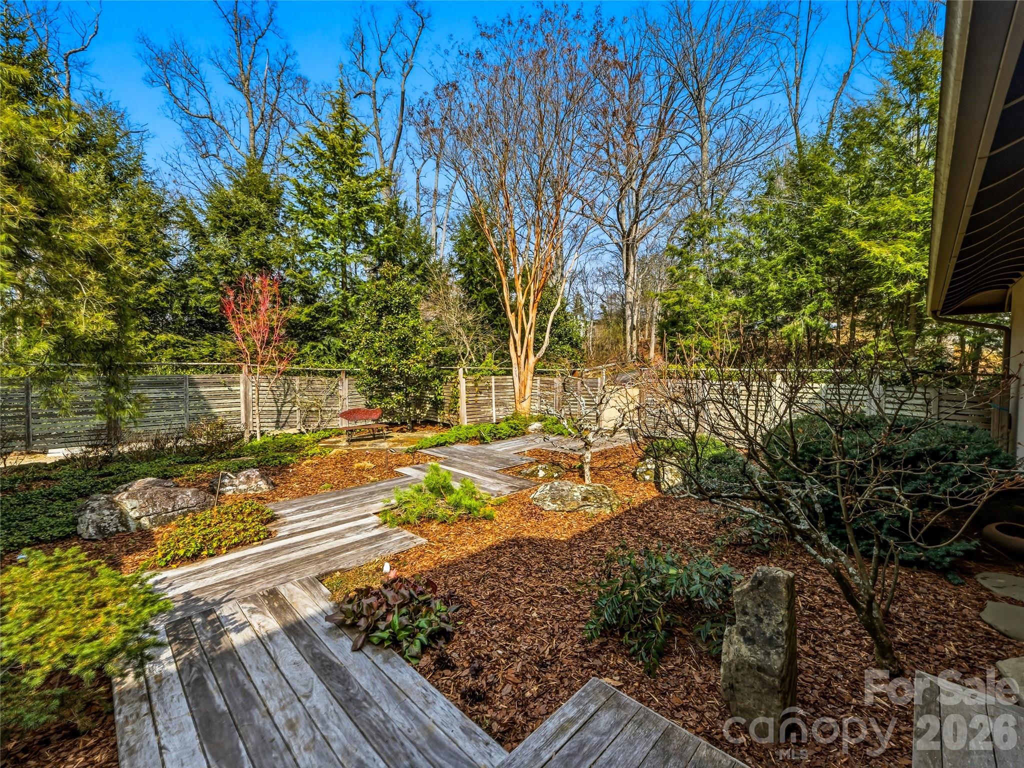 102 Horizon Hill Road — Asheville