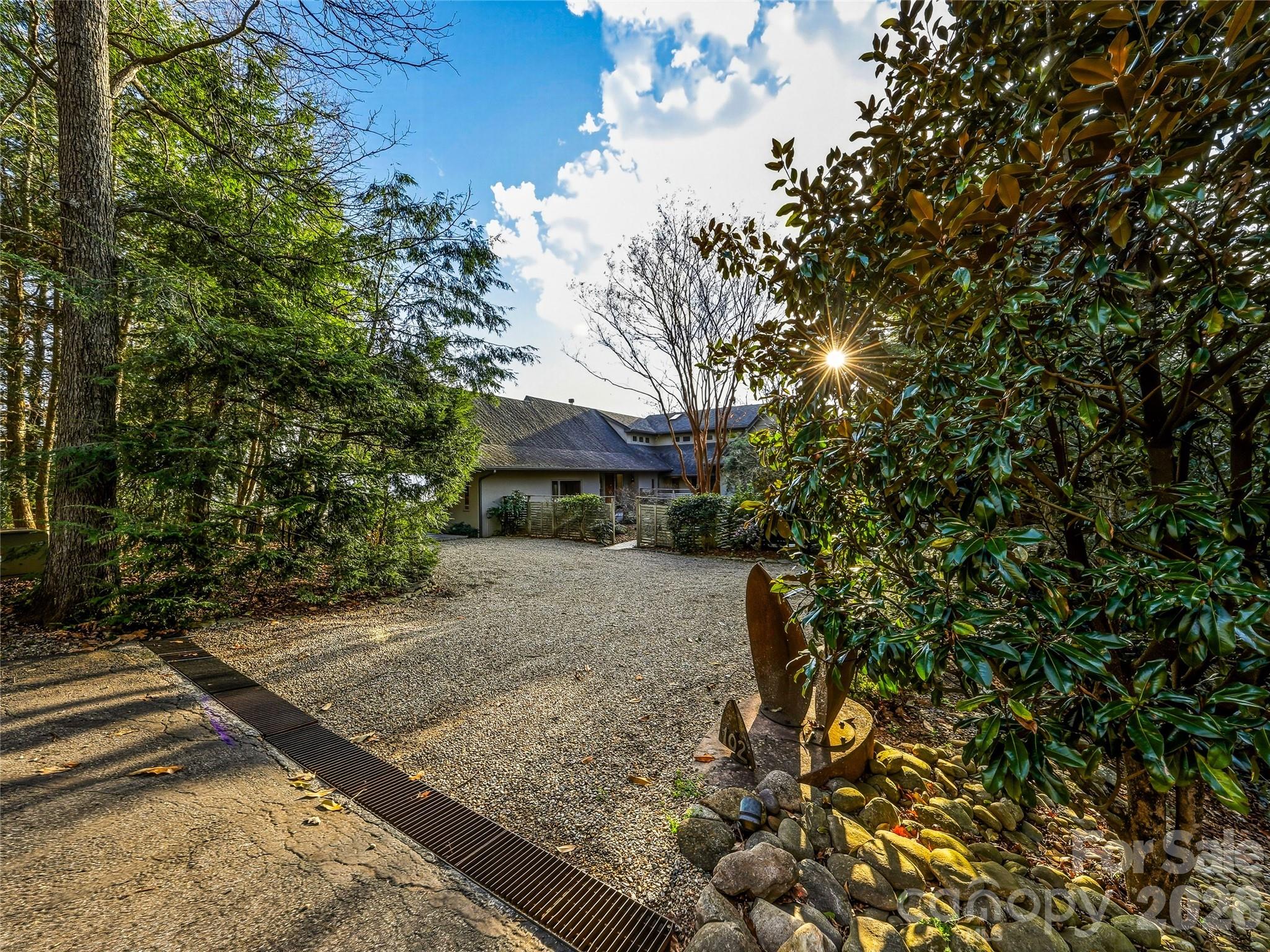 102 Horizon Hill Road — Asheville