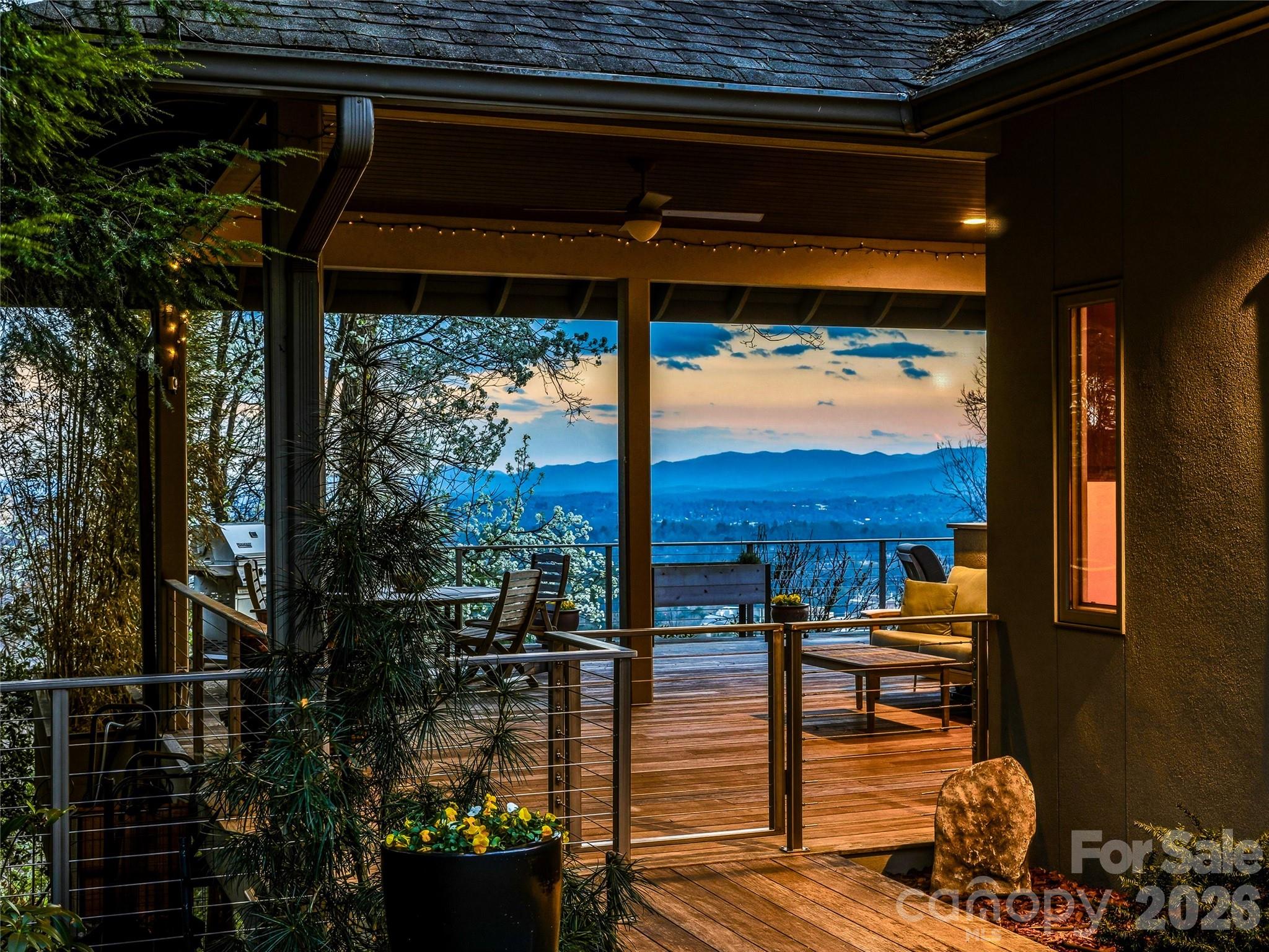 102 Horizon Hill Road — Asheville