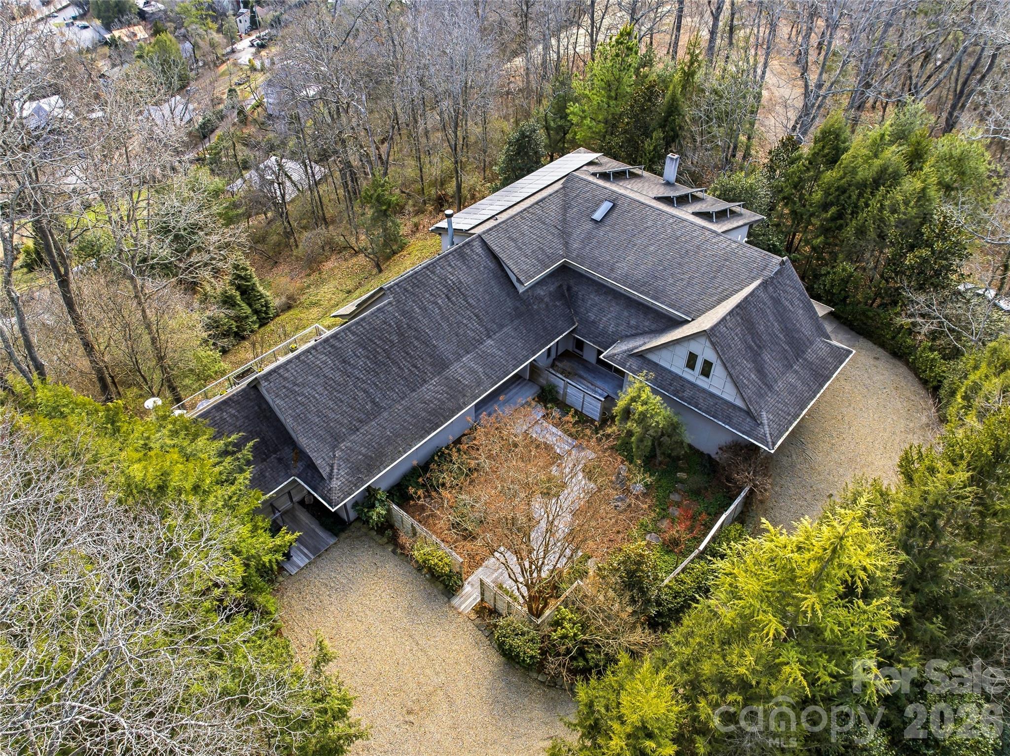 102 Horizon Hill Road — Asheville